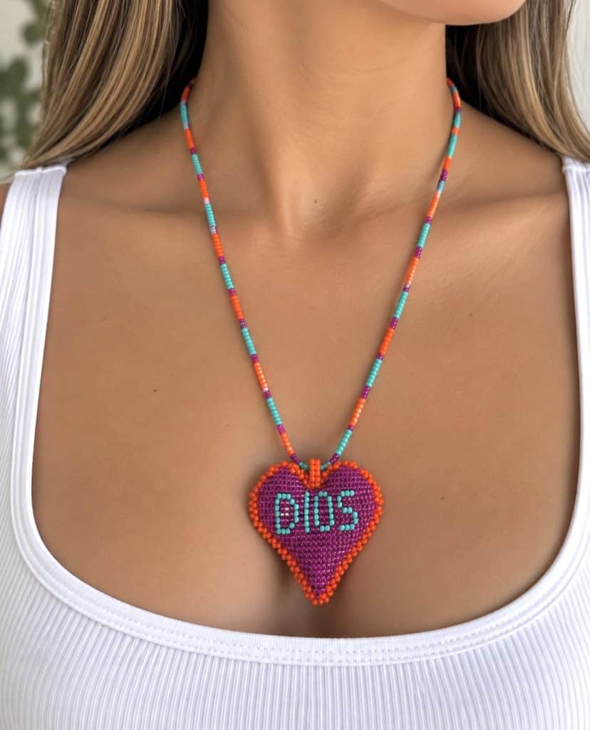Collar Dios