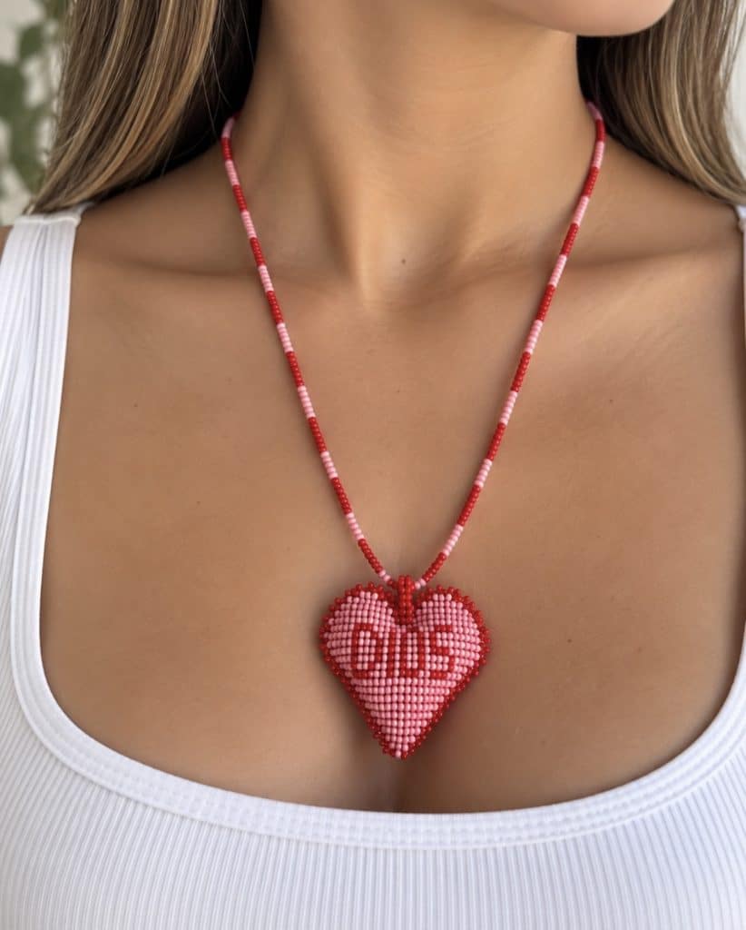 Collar Dios